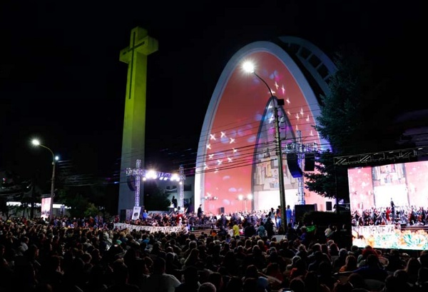 ARCHIVO. Último Concierto de Navidad realizado en el atrio de la Catedral de Chillán (2019).