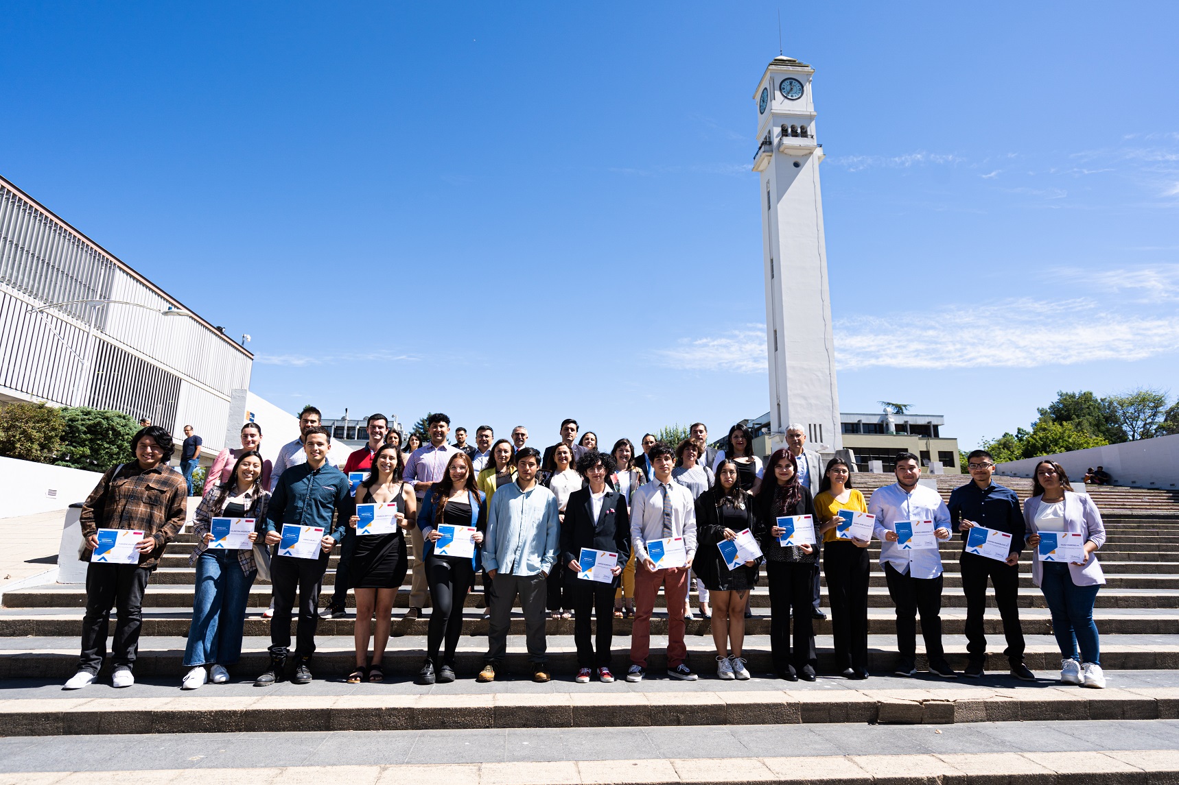 La iniciativa, financiada por la Dirección de Docencia, a través del Proyecto UCO 1966, beneficiará a 21 estudiantes de los Campus Concepción, Los Ángeles y Chillán.