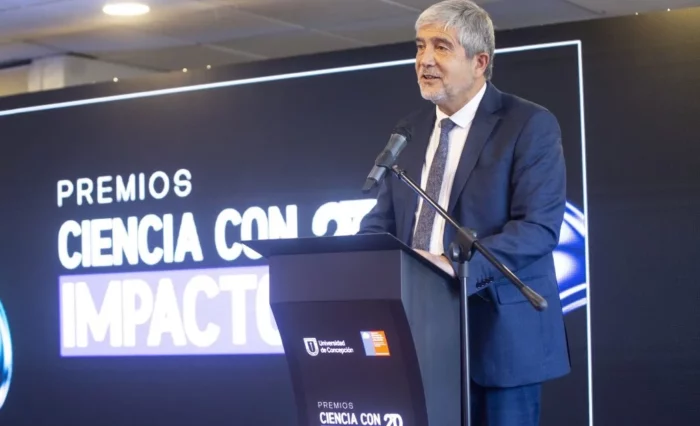 Rector-Carlos-Saavedra-e1769611984896-1024x682 Crédito: VRID